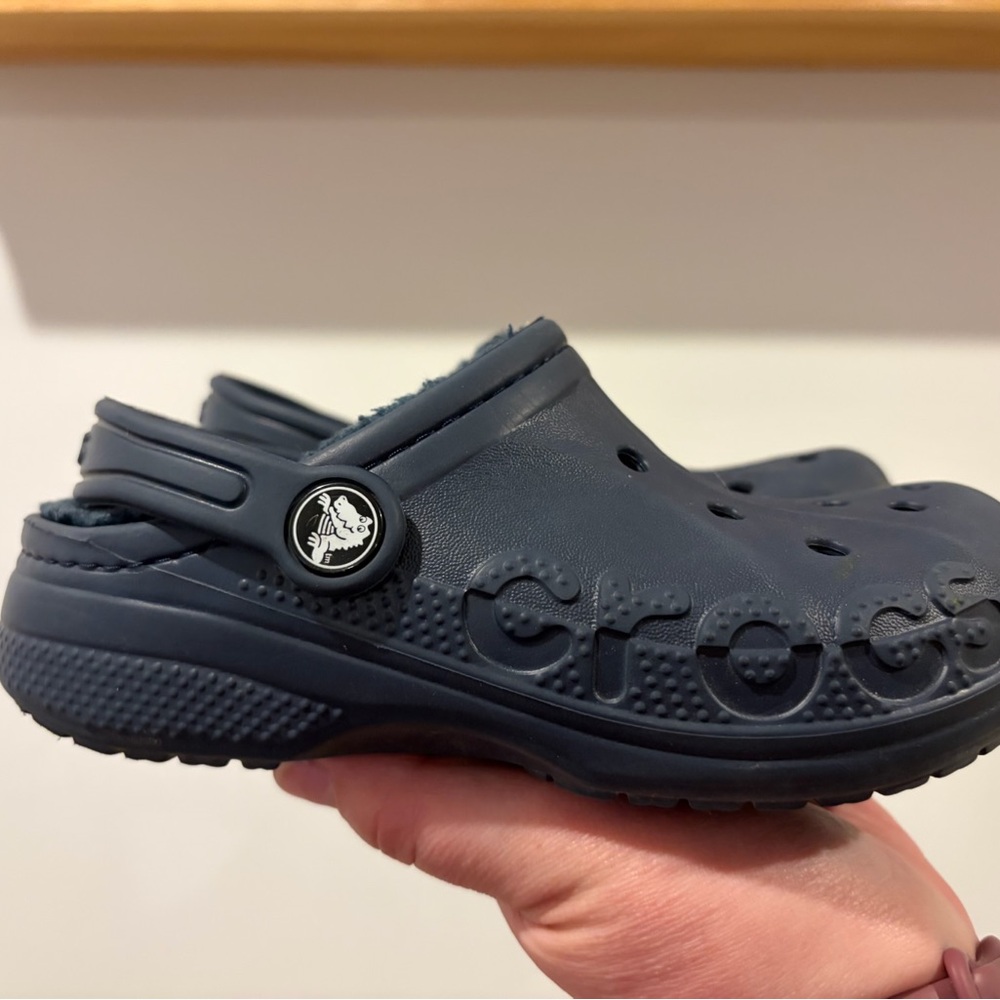 CROCS Kids Navy Blue Classic Fuzzy Clog with Heel Strap
